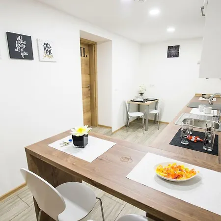 Ursa Guest house 3*