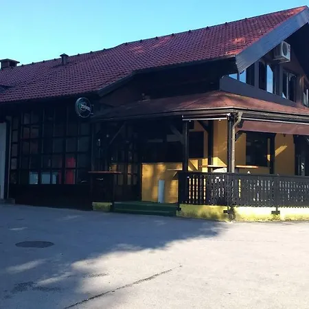 Ursa Guest house 3*